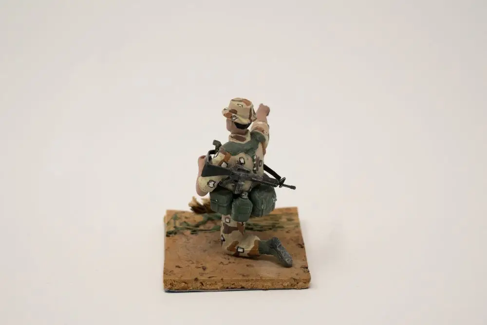 American Soldier Kneeling - Image 4